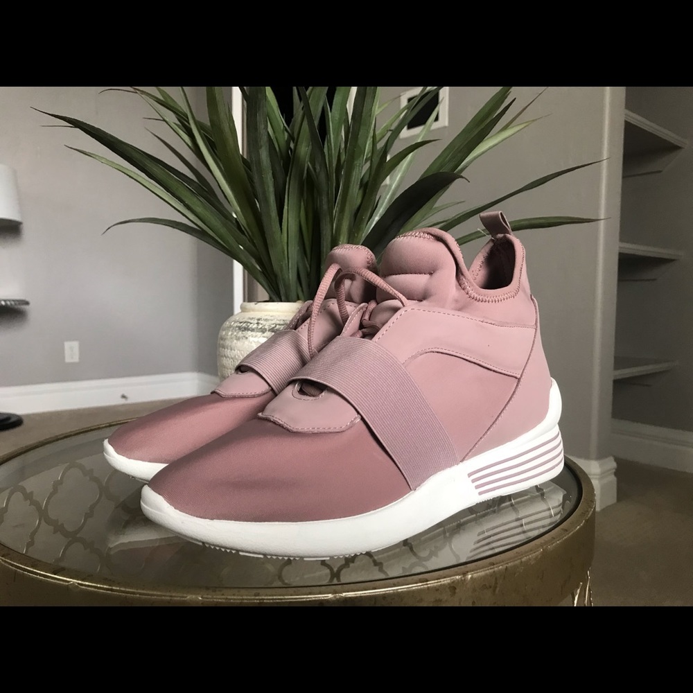 Kendall + Kylie Braydin Lace-Up High-Top Sneaker
